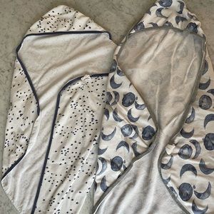 Burt’s Bees Baby set of two hooded towels